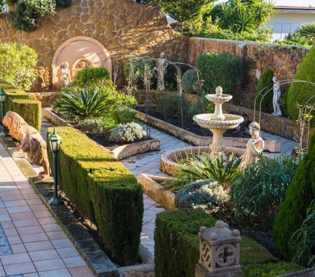 imgi_45_portfolio-image6-copyright-650x572